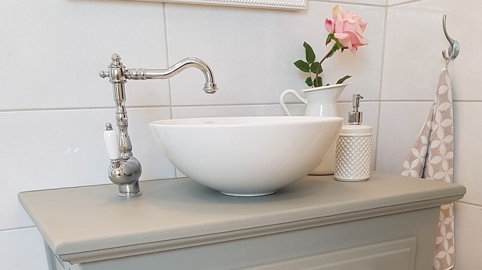 kommode-ble-ny-med-froya-interiormaling